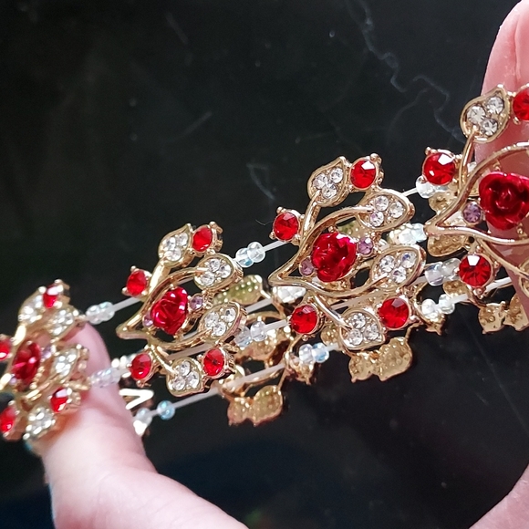 Rhinestones and Roses 🌹 goldtone bracelet, vintage, EUC - Picture 6 of 9